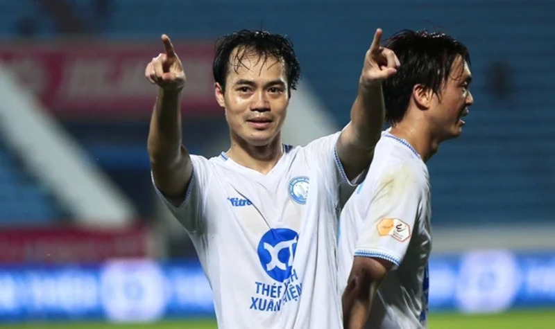 Nam cầu thủ gia nhập Seoul E-Land vào tháng 1 năm 2023